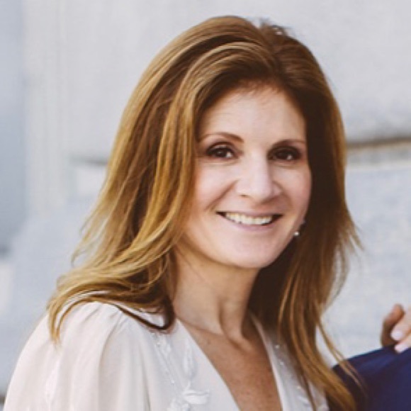 Meet your Posher, Erika - Picture 1 of 1